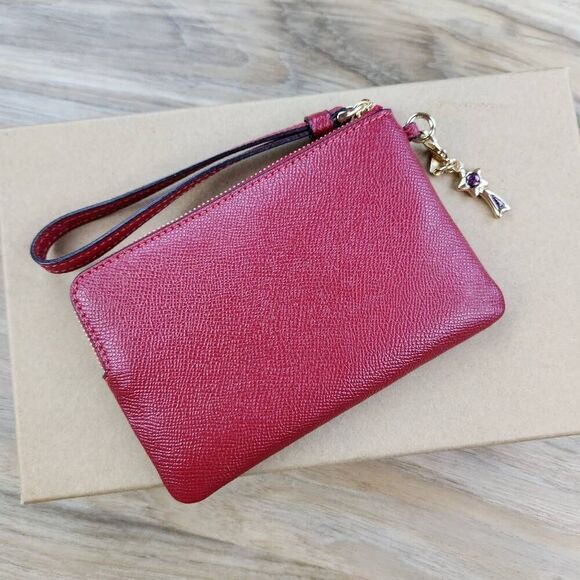 🩵NIB Coach Red Genuine Leather Wristlet w/Detachable \'Coach\' & Star Charms
